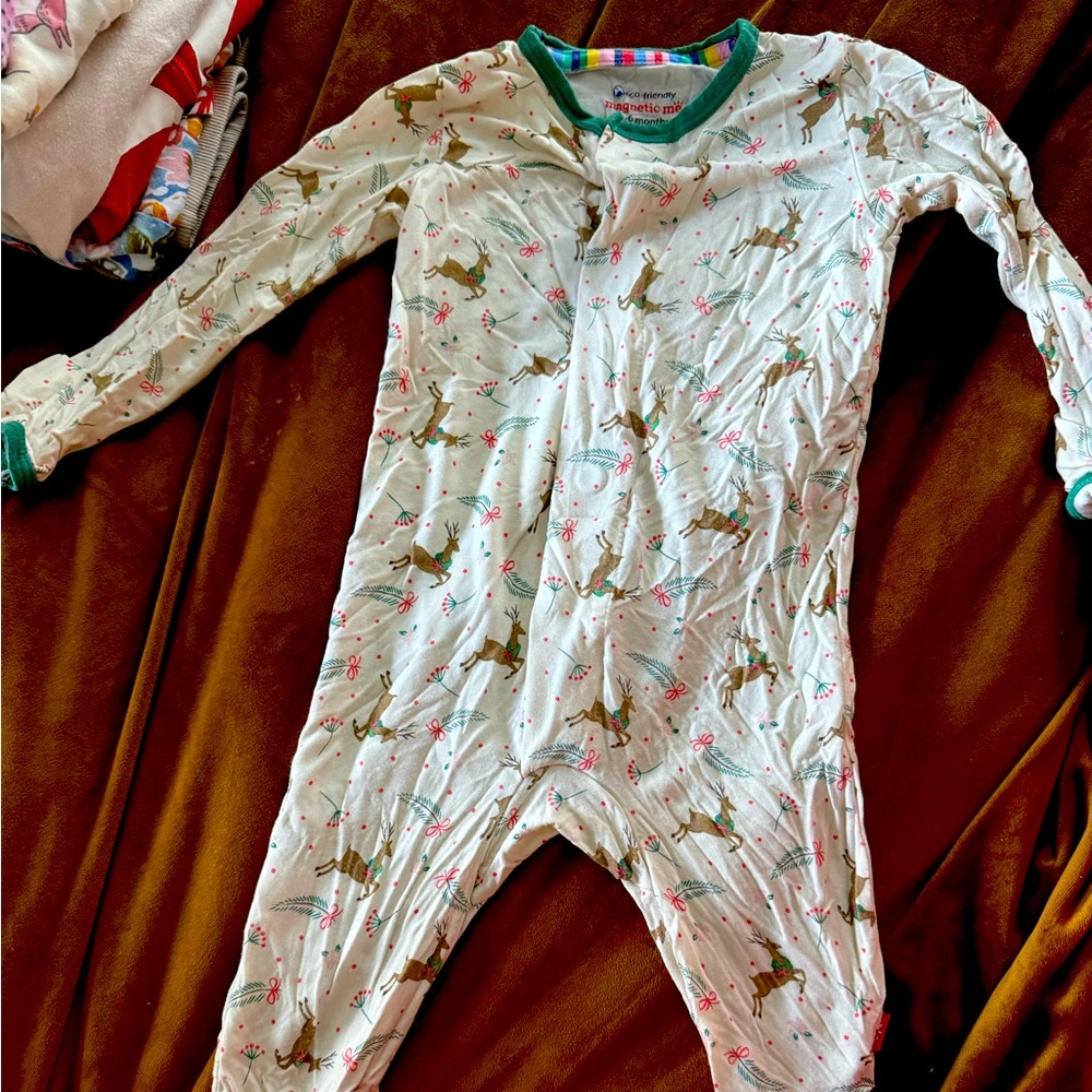 Merry & Bright Magnetic Me Sleeper